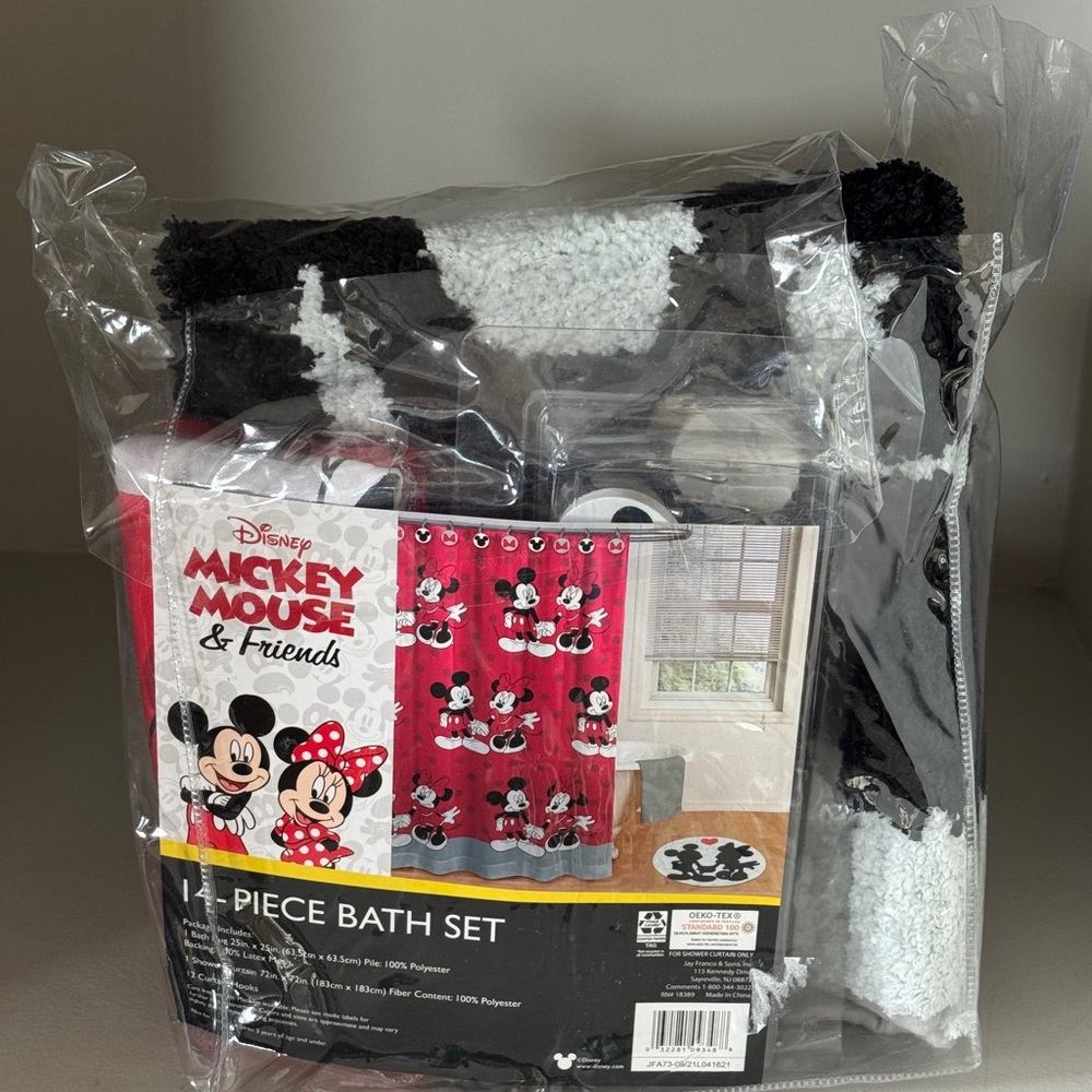 Brand New Bath Set | Disney Mickey Mouse and Friends | 14-Piece | Black & Red - Picture 6 of 6